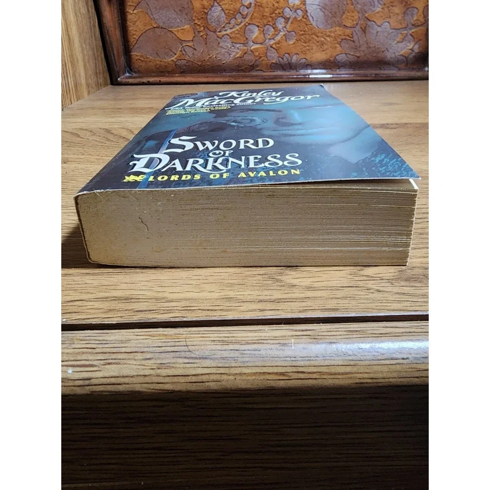Sword of Darkness by Kinley MacGregor (2006, Mass Market)